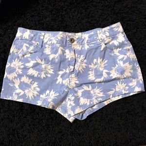 Junior shorts with floral detail size M